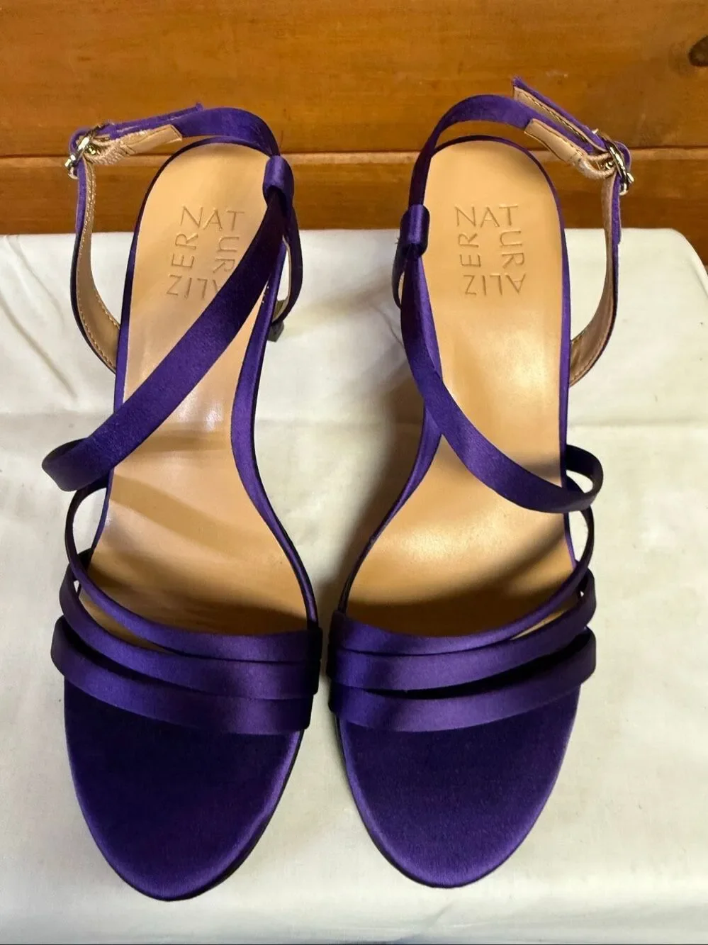 Naturalizer Kimberly purple satin strappy slingback sandals Sz 8 with a 3.25-inc